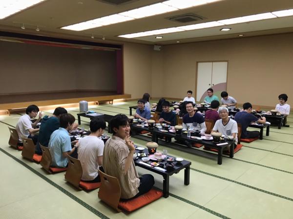 夕食
